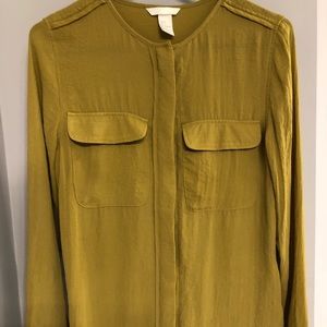 H&M pear colored button down blouse